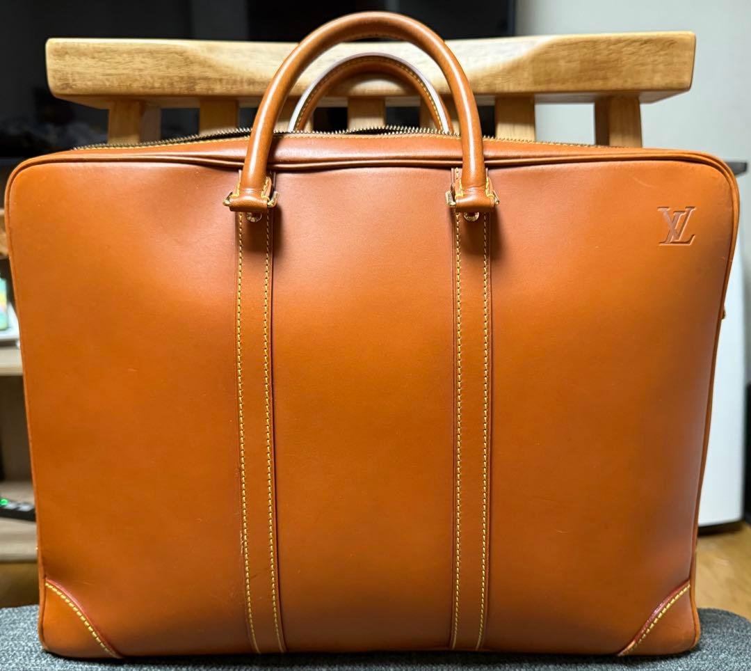 【超希少】ルイヴィトン ポルトドキュマン ノマドレザー